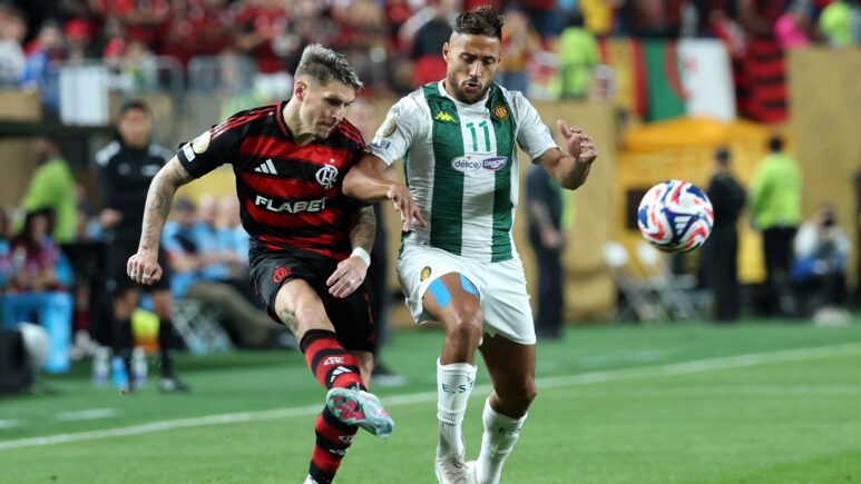 FBL-GER-BUNDESLIGA-DORTMUND-KIEL